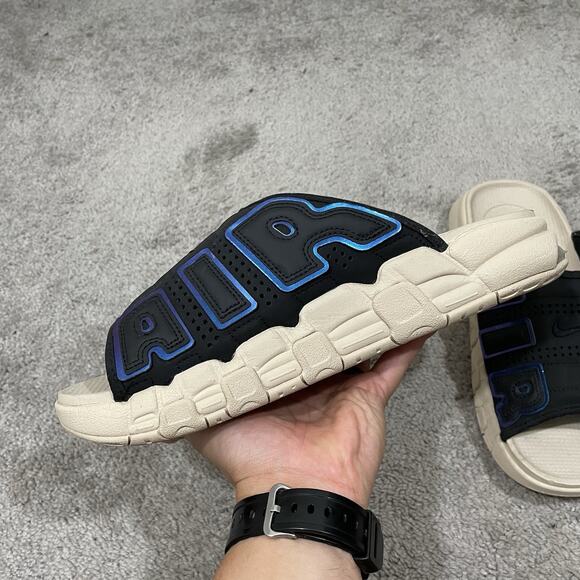 Nike Air More Uptempo Slide Men’s Size 11 Black Sanddrift Iridescent FB7799-001 - Picture 3 of 9